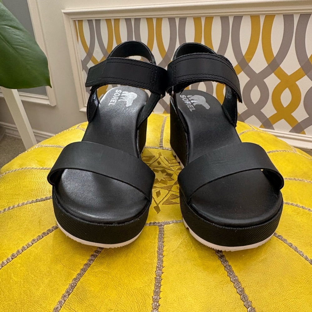 Sorel Black Platform Sandal size 8